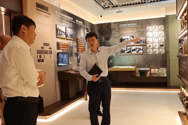 桂林市市委常委、副市長韓學文一行訪問上海藥物所